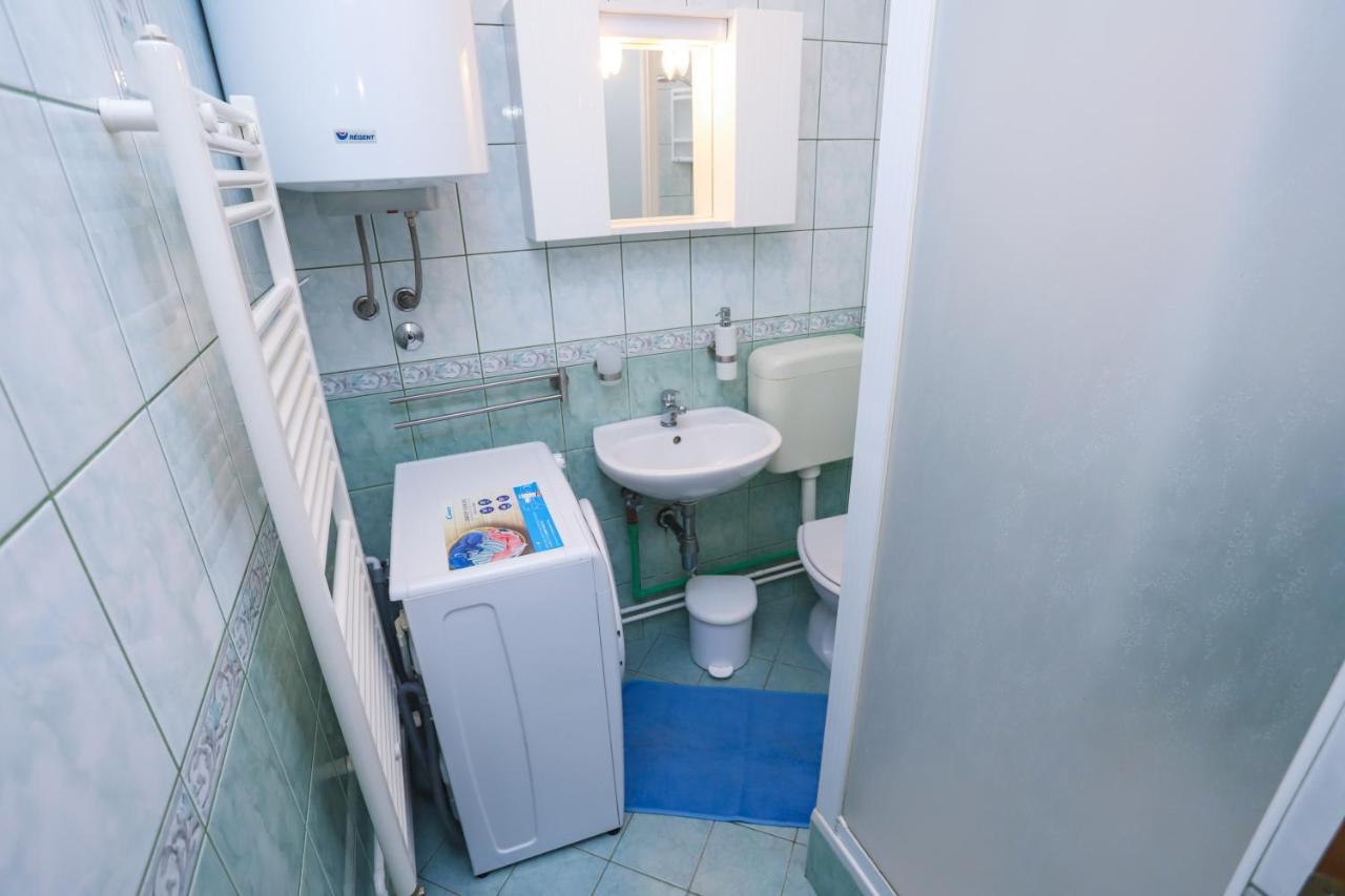 Apartment Ivica โปเรช ภายนอก รูปภาพ