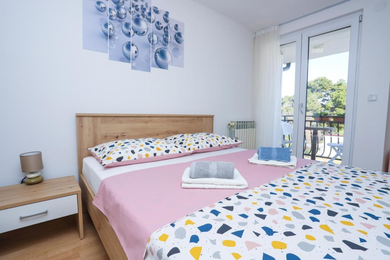 Apartment Ivica โปเรช ภายนอก รูปภาพ