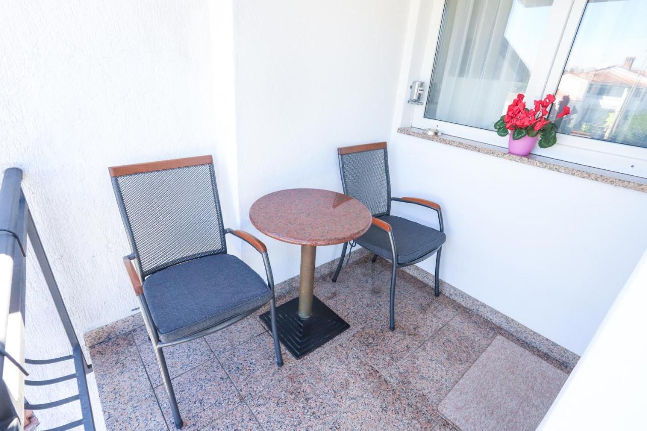 Apartment Ivica โปเรช ภายนอก รูปภาพ