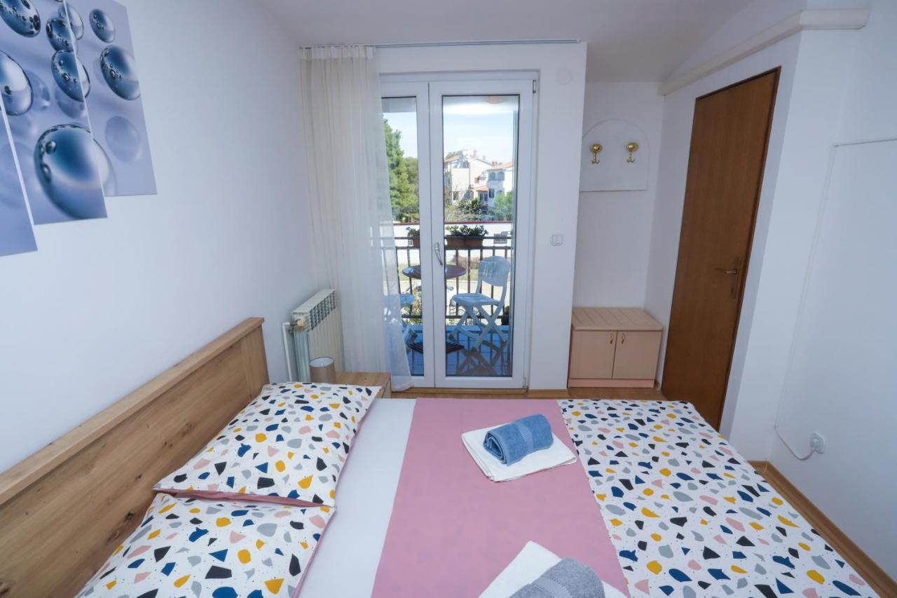 Apartment Ivica โปเรช ภายนอก รูปภาพ