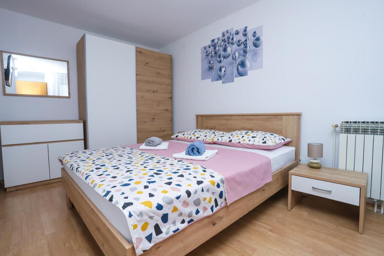 Apartment Ivica โปเรช ภายนอก รูปภาพ