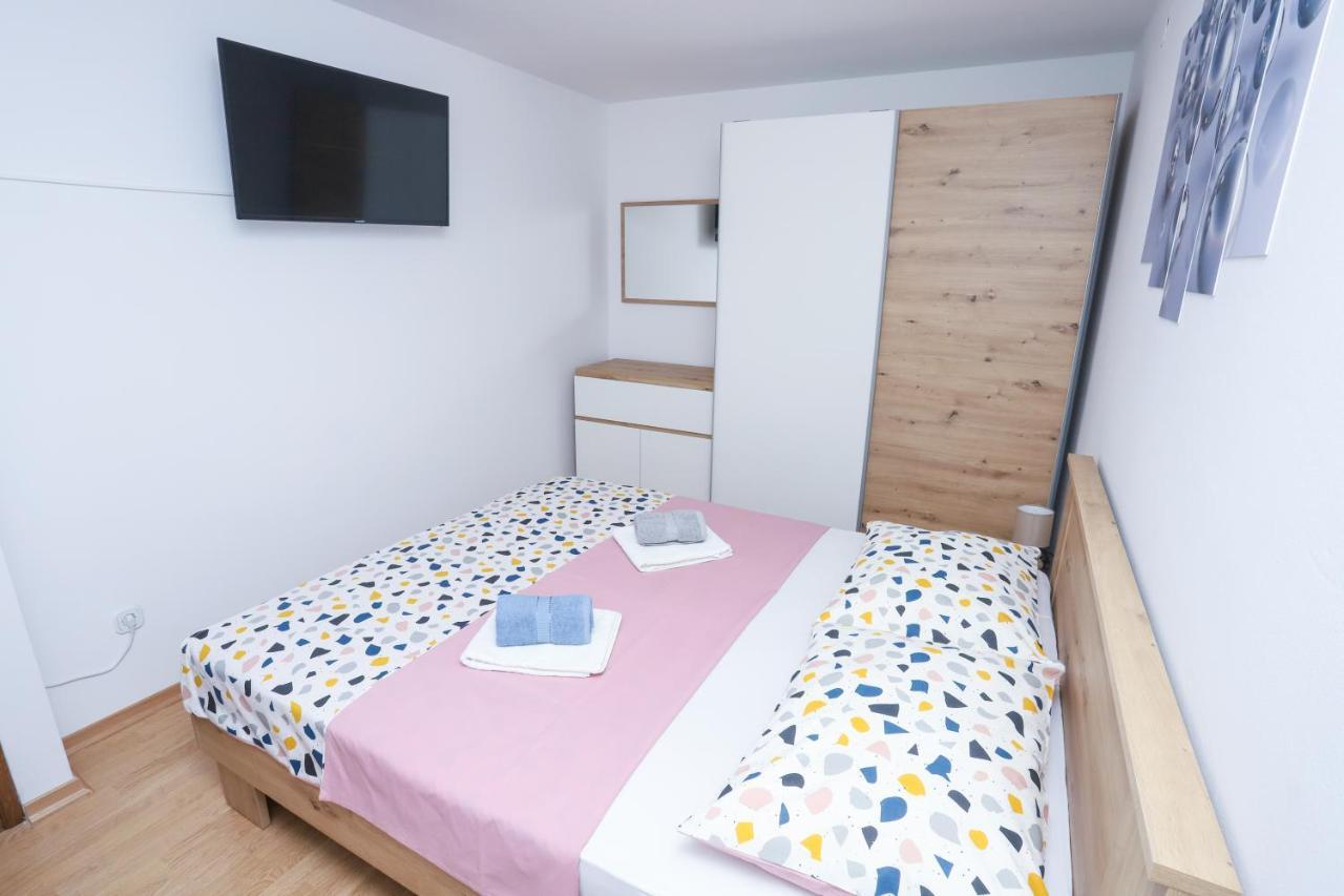 Apartment Ivica โปเรช ภายนอก รูปภาพ