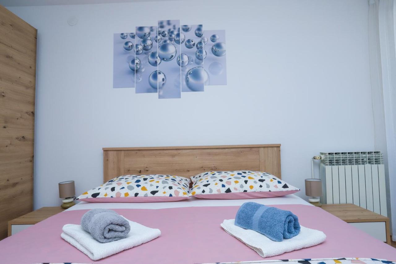 Apartment Ivica โปเรช ภายนอก รูปภาพ
