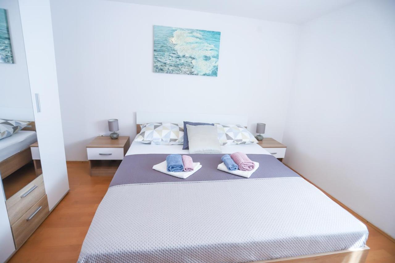 Apartment Ivica โปเรช ภายนอก รูปภาพ