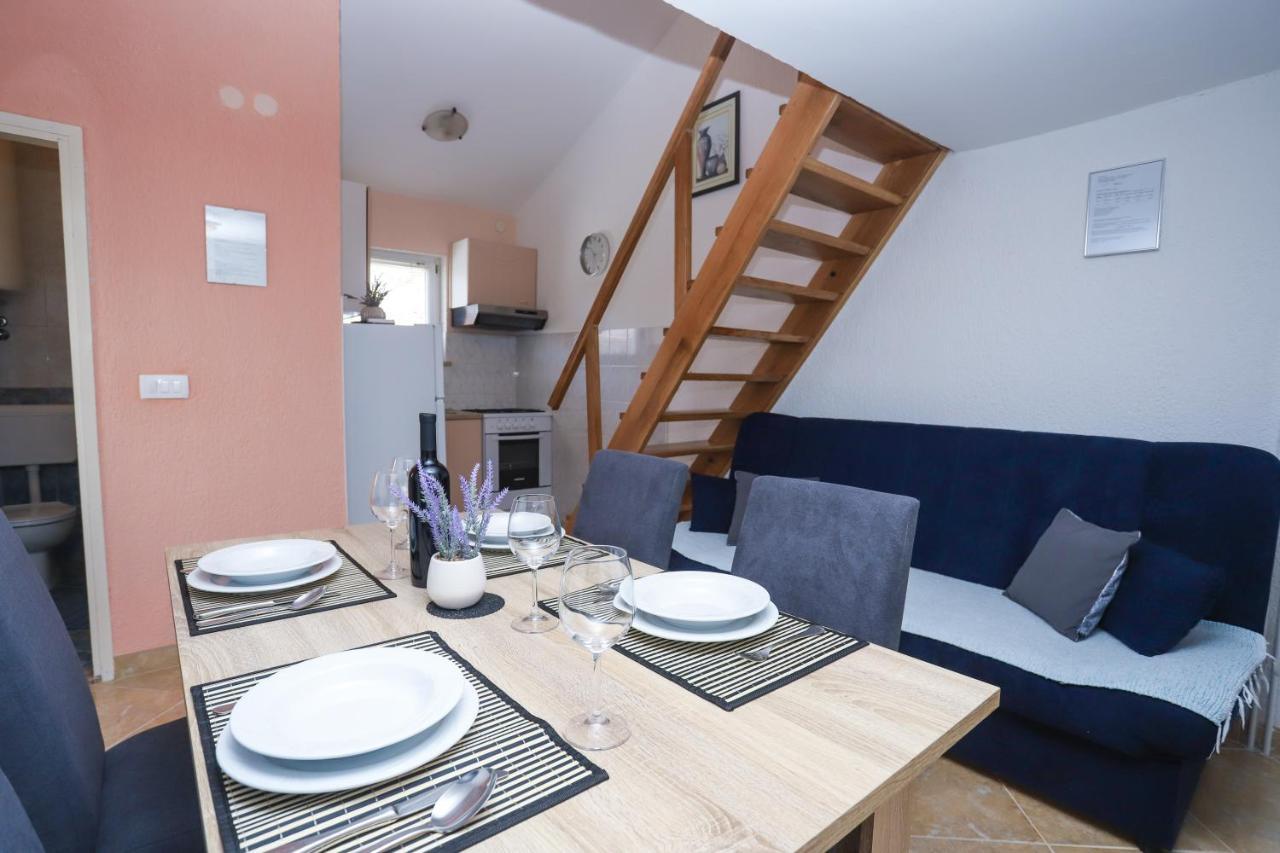 Apartment Ivica โปเรช ภายนอก รูปภาพ
