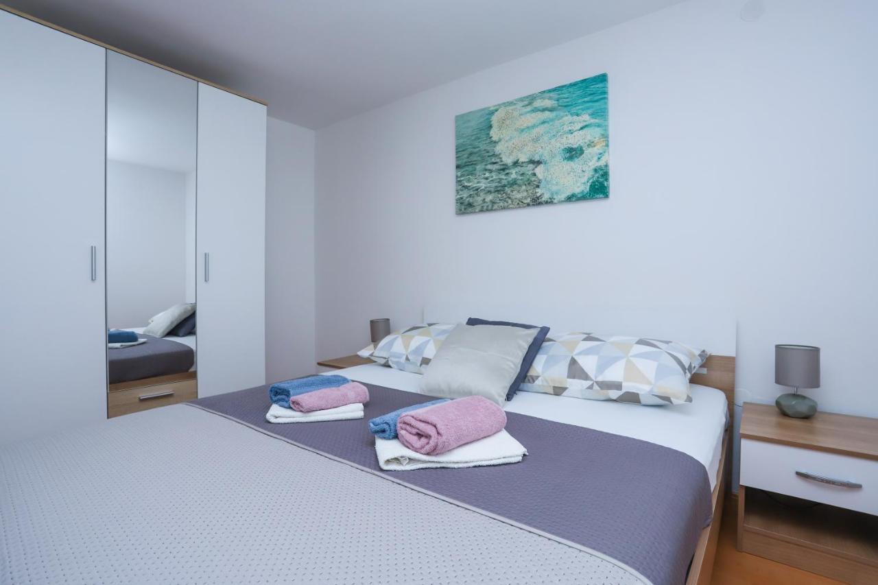 Apartment Ivica โปเรช ภายนอก รูปภาพ