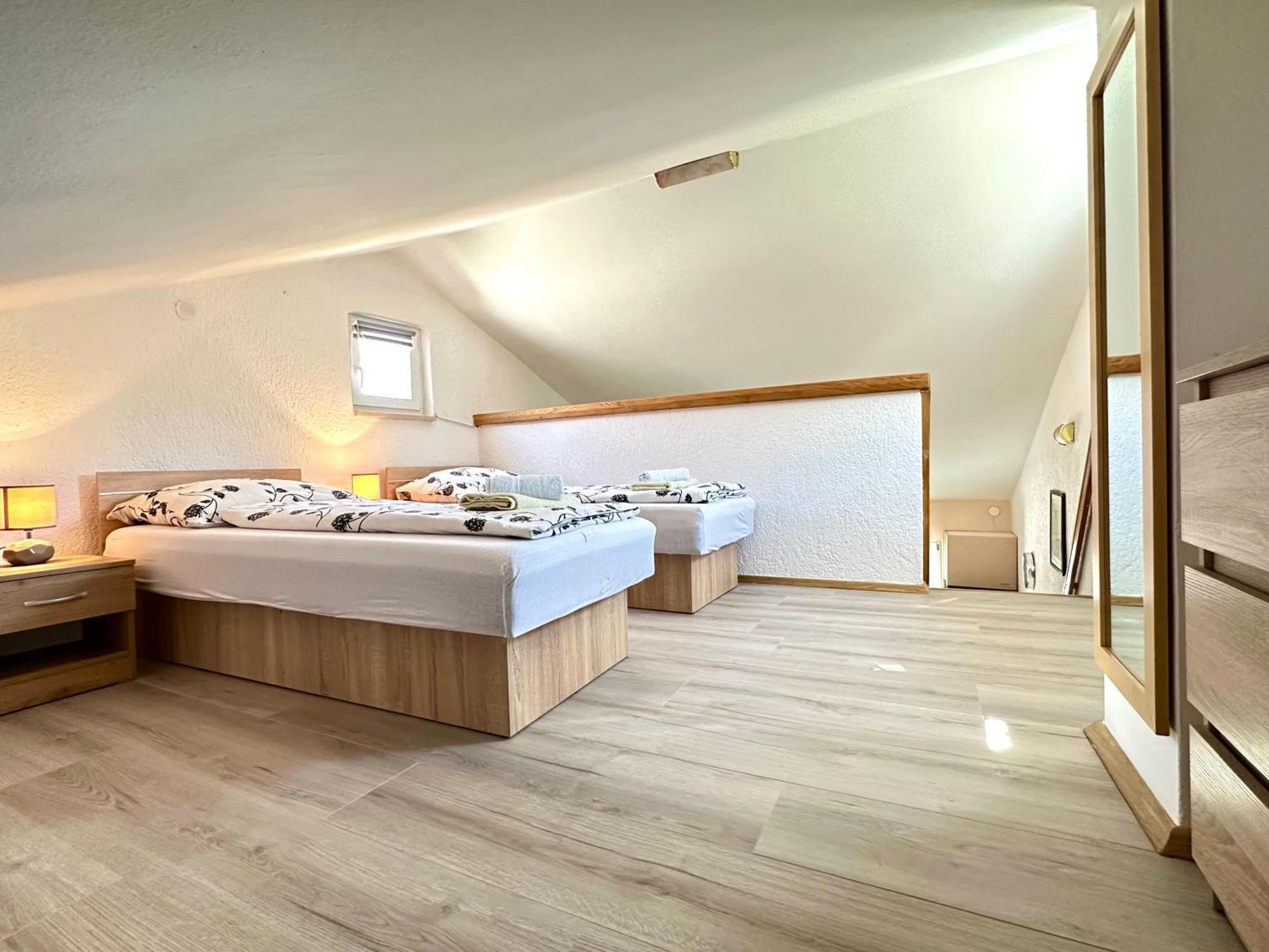 Apartment Ivica โปเรช ภายนอก รูปภาพ