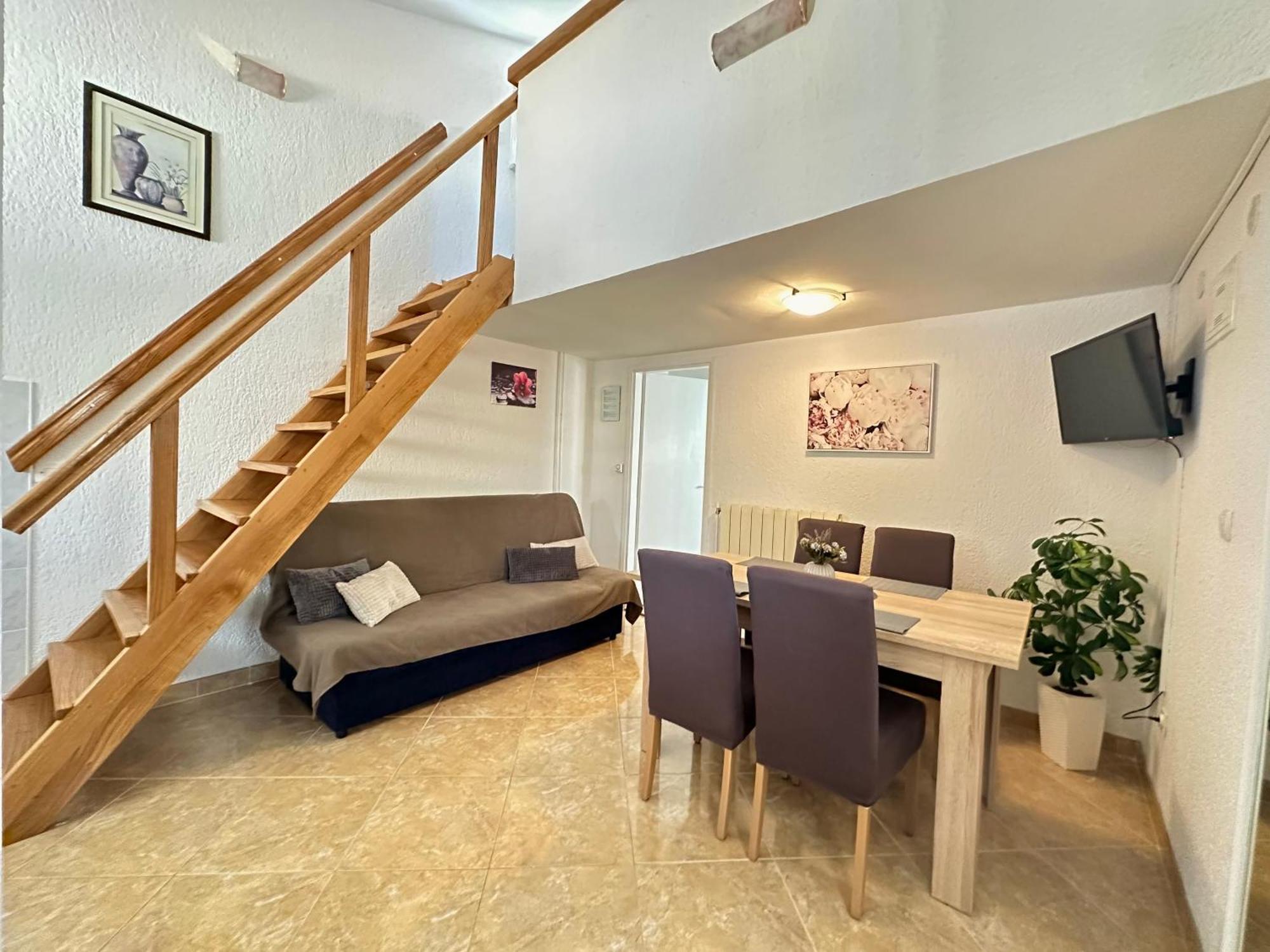 Apartment Ivica โปเรช ภายนอก รูปภาพ